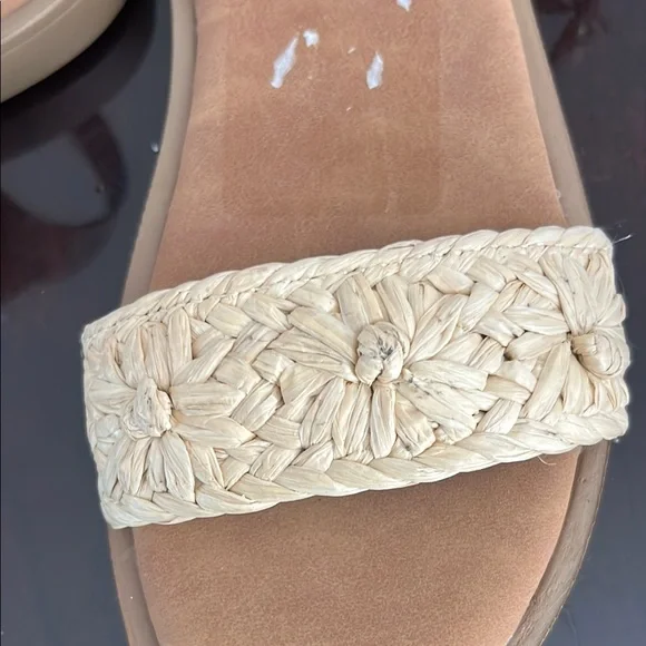 Steve Madden Cream and Brown Flat Sandals with Ankle Strap - Picture 5 of 10